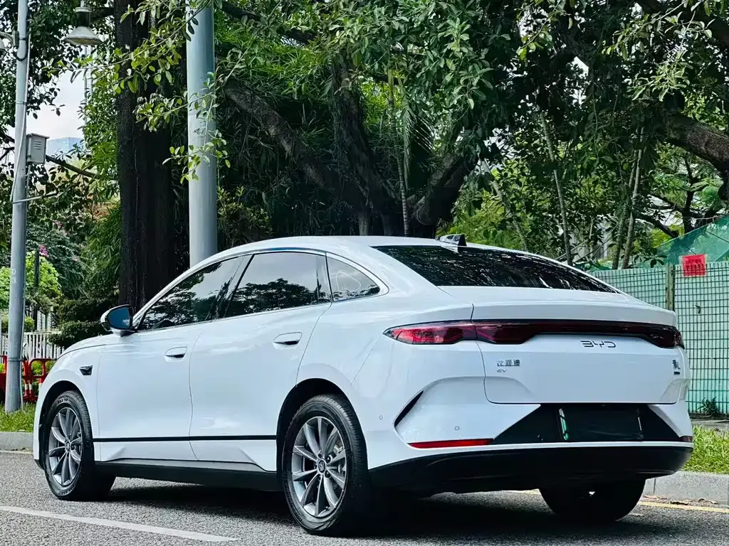 BYD Qin L — фото 7