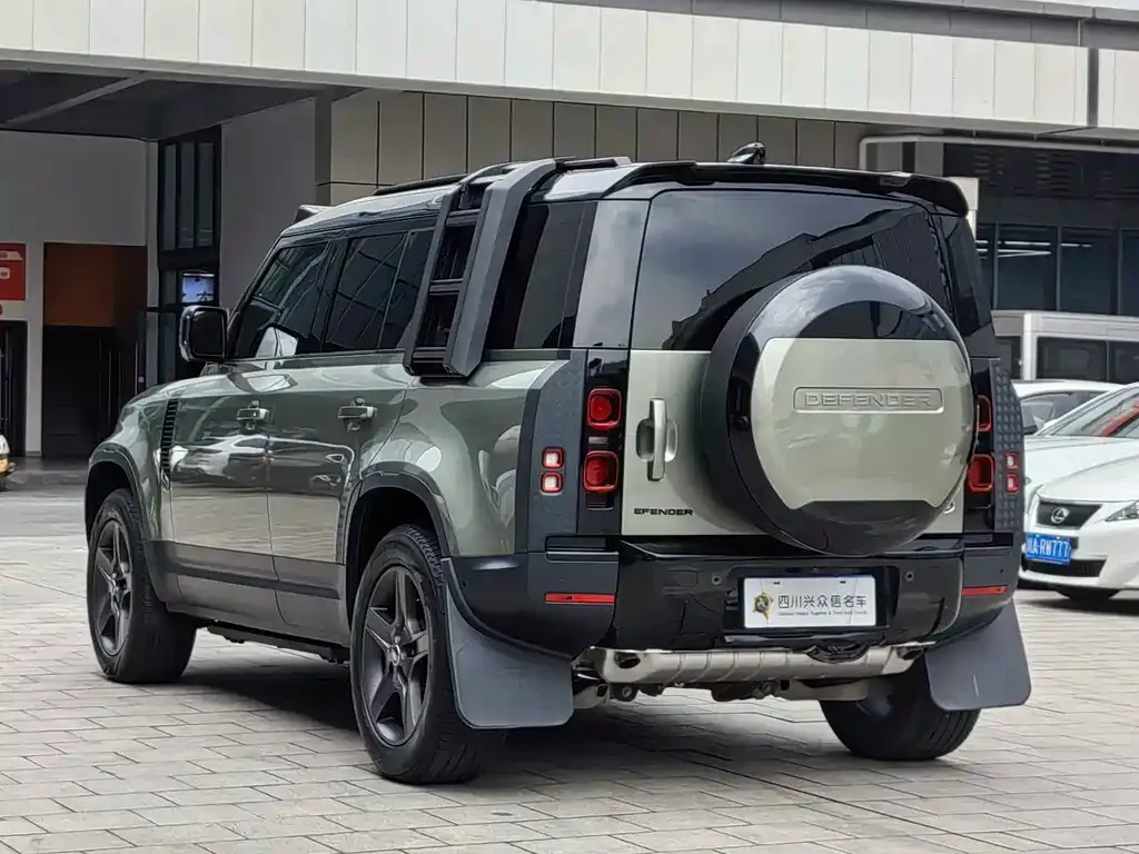Land Rover Defender — фото 10