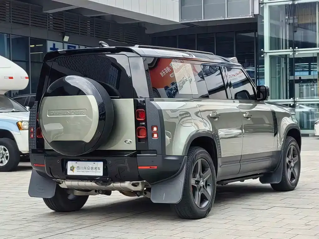 Land Rover Defender — фото 6