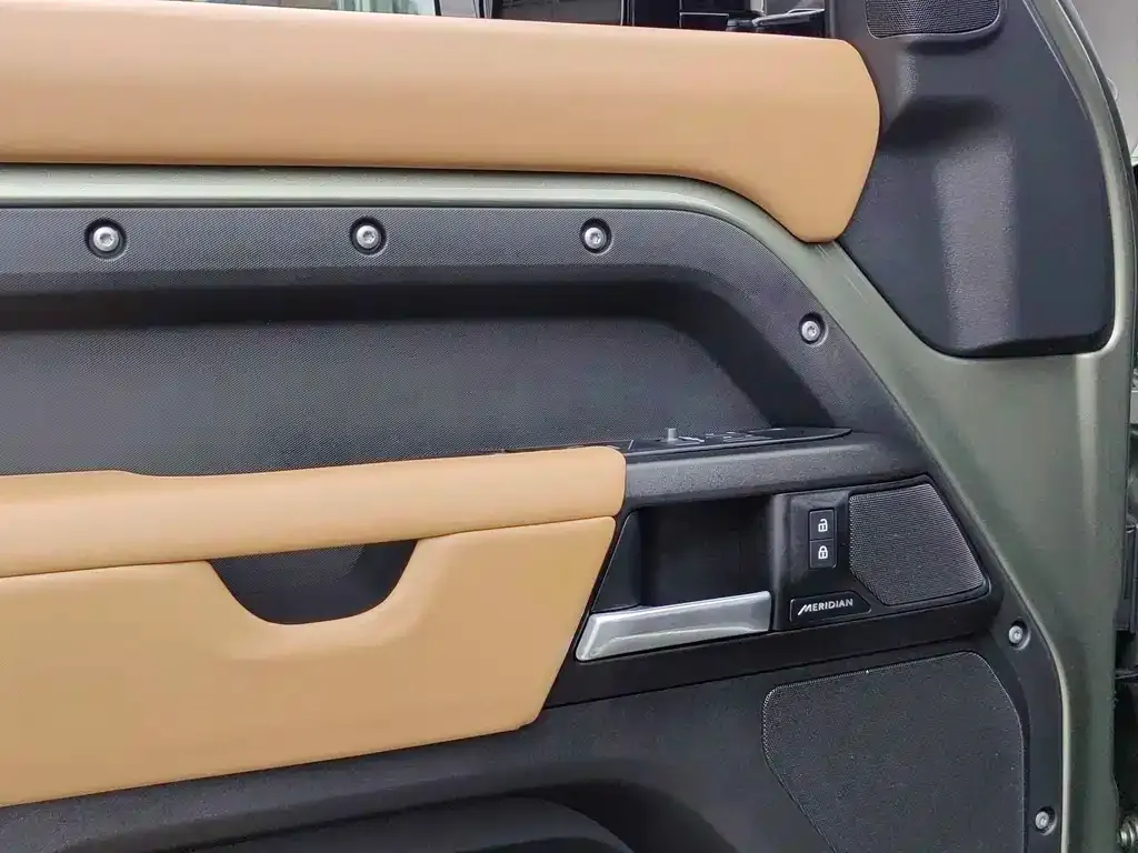 Land Rover Defender — фото 3