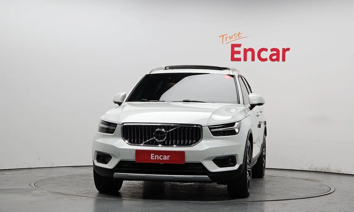 Volvo XC40 — фото 3