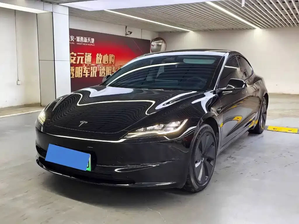 Tesla Model 3 — фото 1