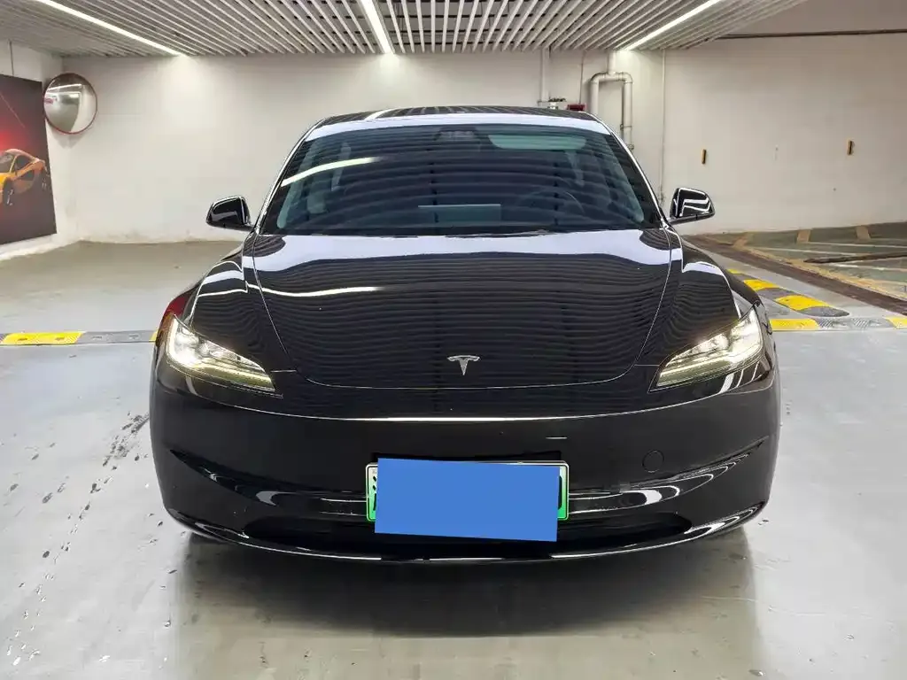 Tesla Model 3 — фото 9