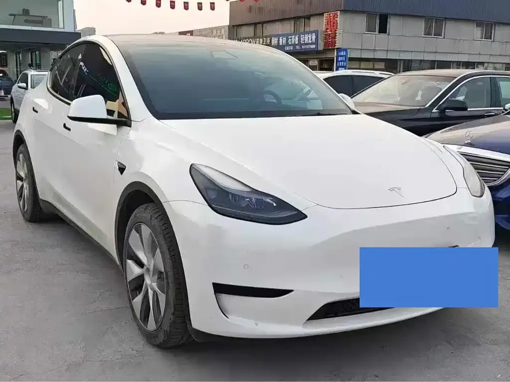 Tesla Model Y — фото 2