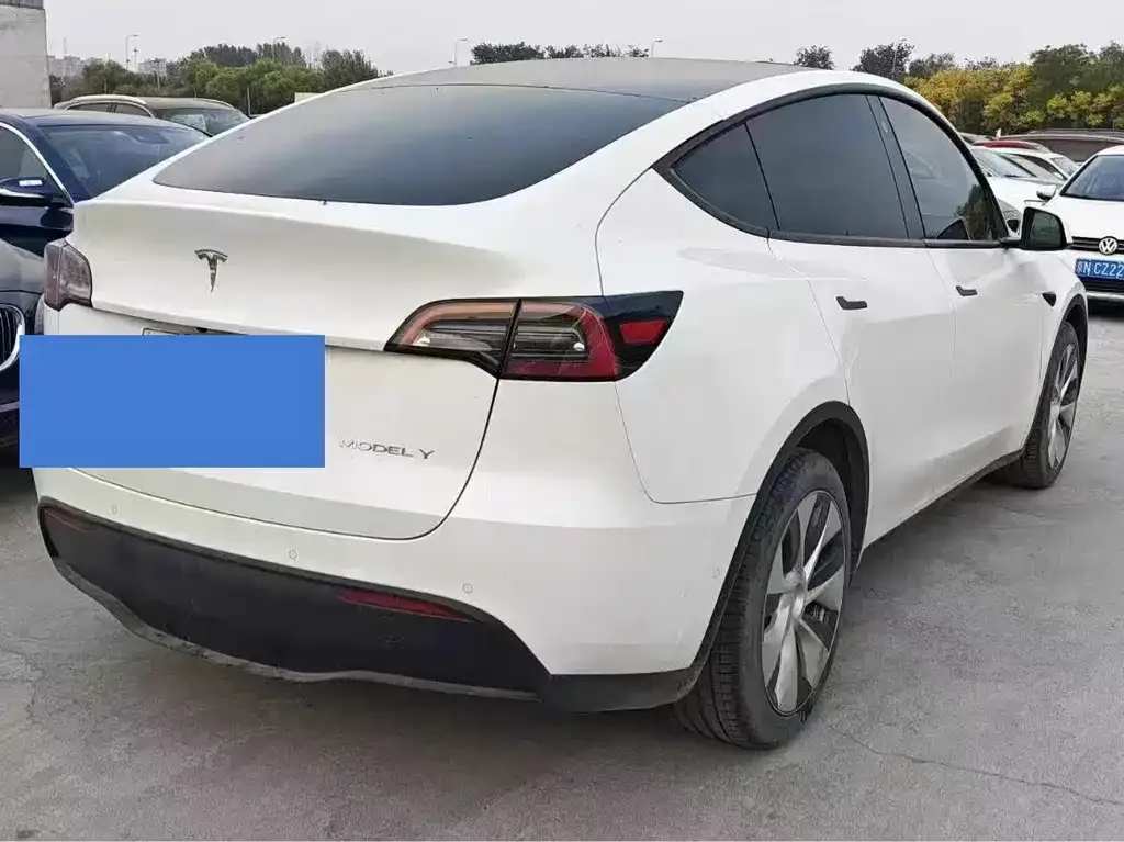 Tesla Model Y — фото 6