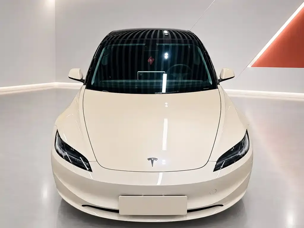 Tesla Model 3 — фото 3