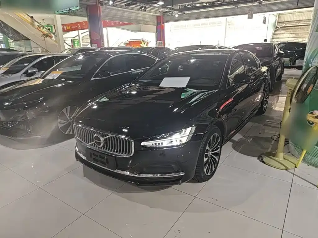 Volvo S90 — фото 1