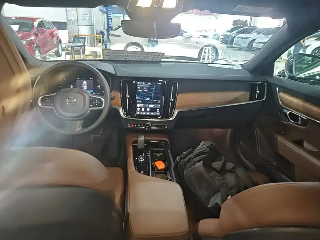 Volvo S90 — фото 10