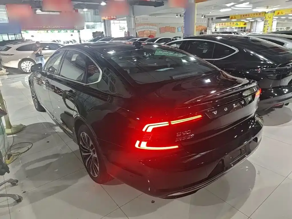 Volvo S90 — фото 7