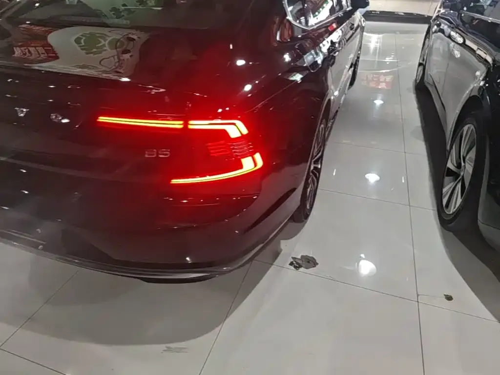Volvo S90 — фото 2