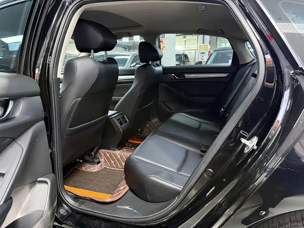 Honda Accord — фото 6