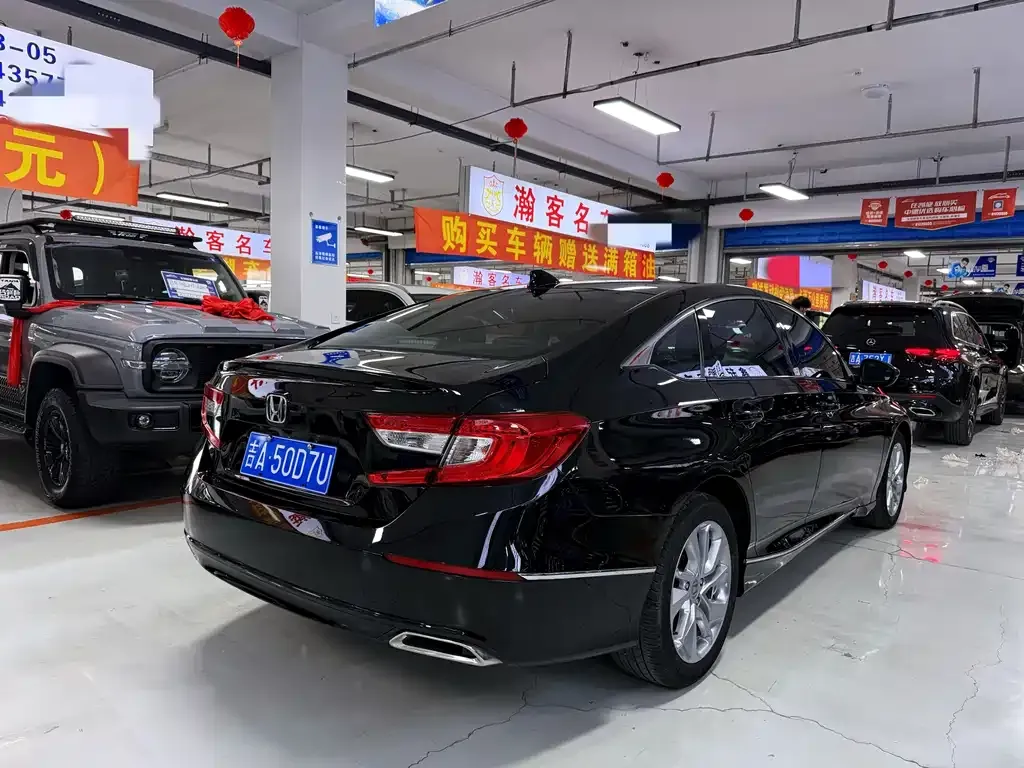 Honda Accord — фото 9