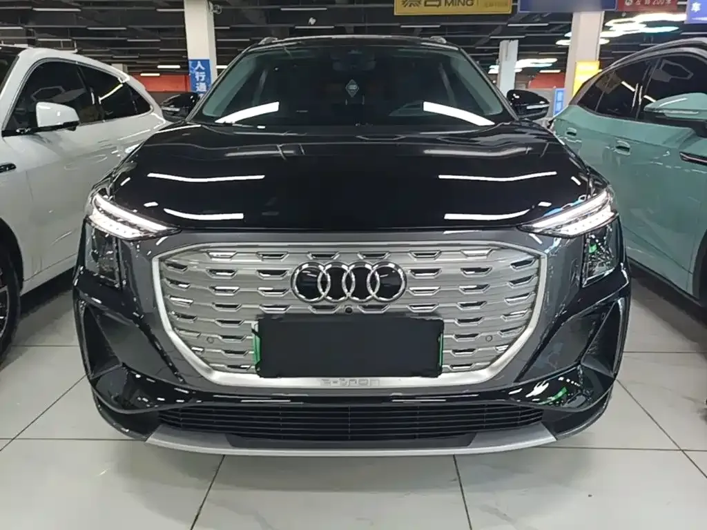 Audi Q5 e-tron — фото 3