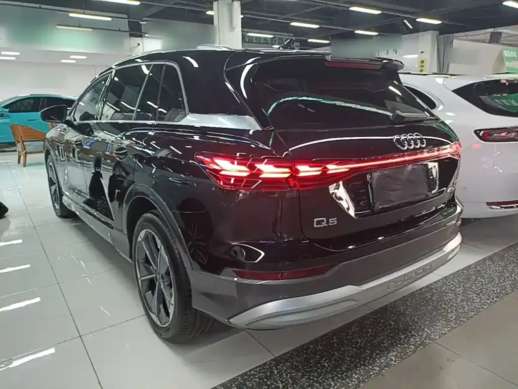 Audi Q5 e-tron — фото 4