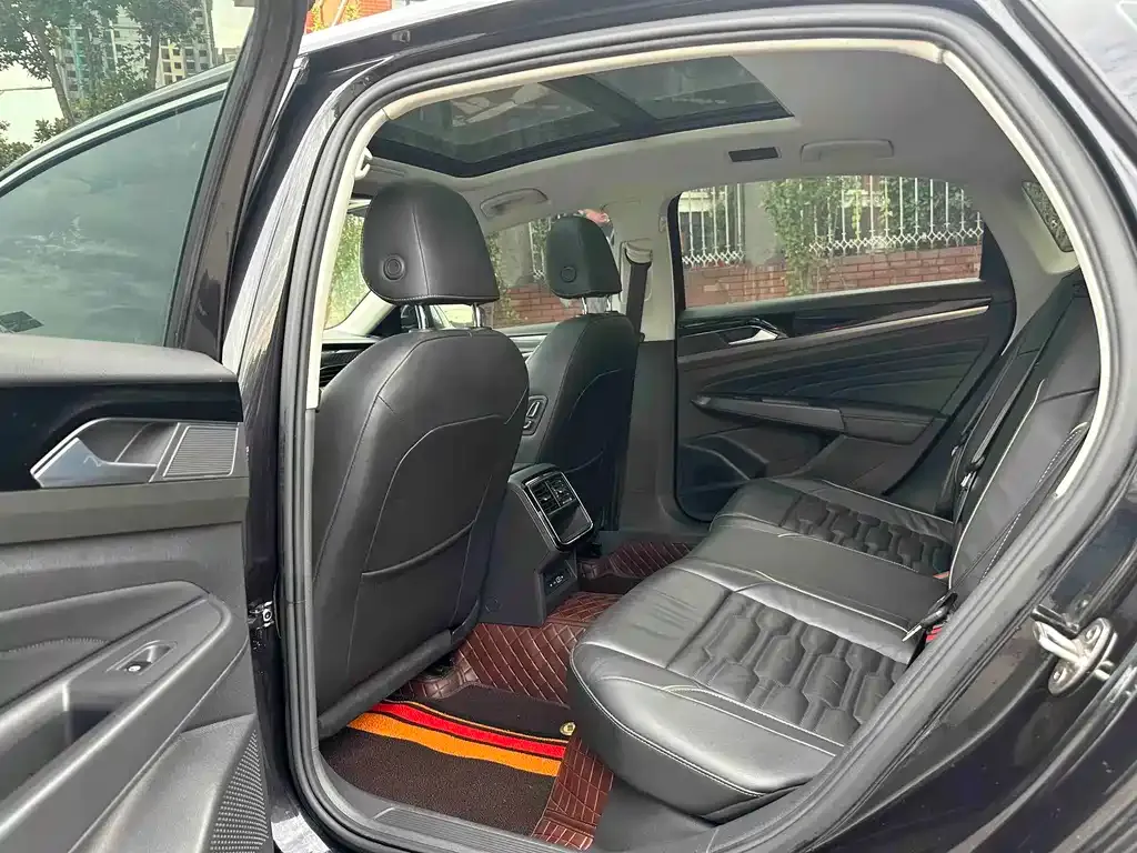 Volkswagen Passat — фото 6