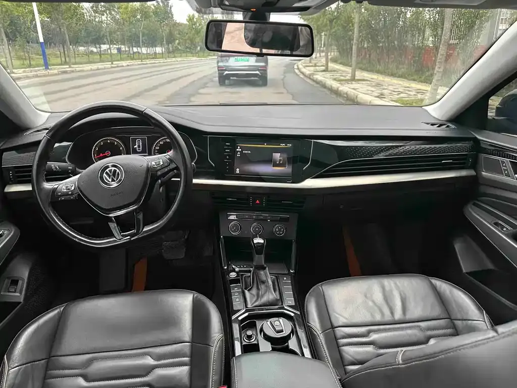 Volkswagen Passat — фото 8