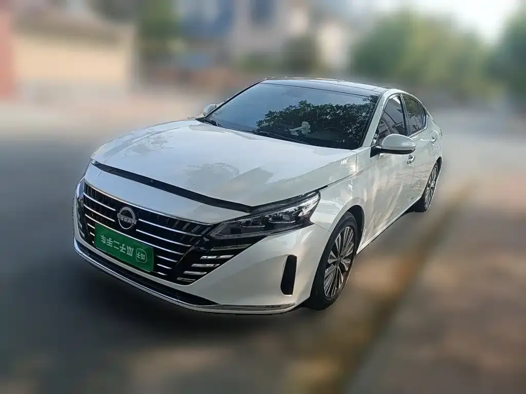 Nissan Teana — фото 1
