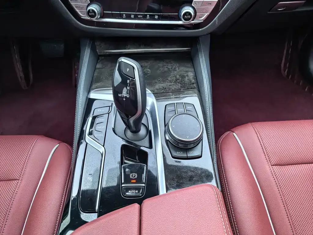 BMW 5 Series — фото 10