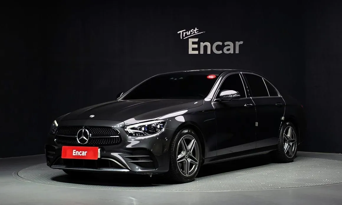 Mercedes-Benz E-Class — фото 1