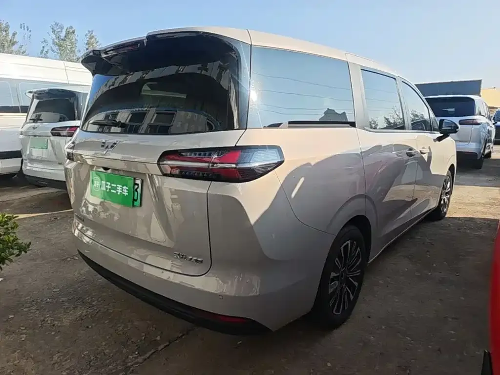 Wuling Xingguang 730 New Energy — фото 7
