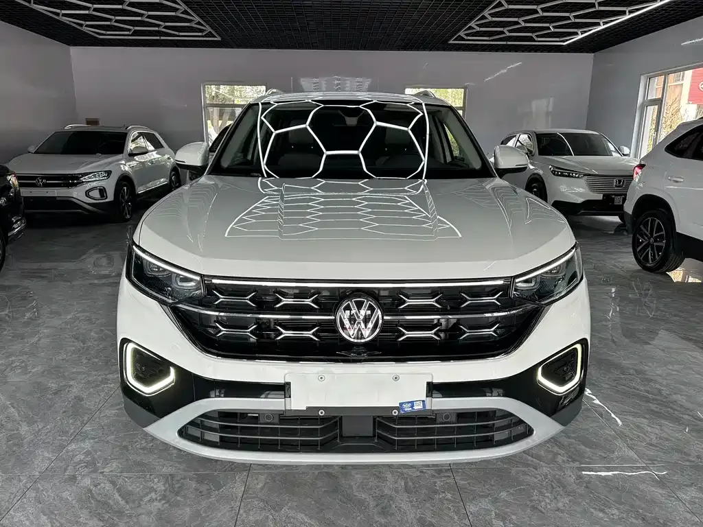 Volkswagen Tayron — фото 1