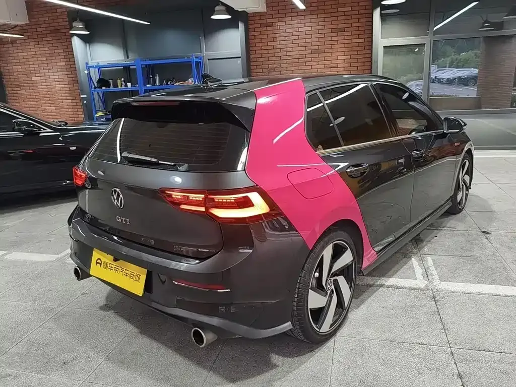 Volkswagen Golf GTI — фото 10