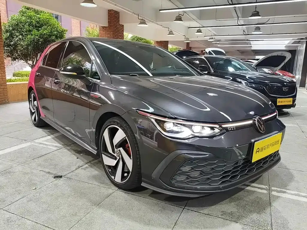 Volkswagen Golf GTI — фото 9