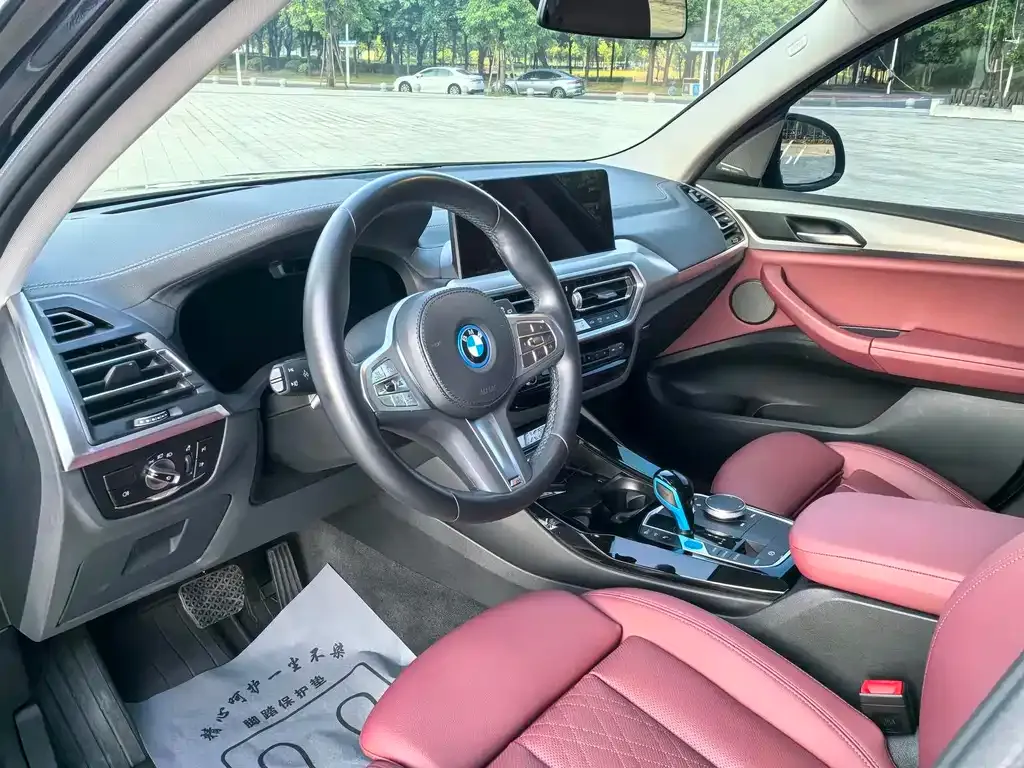 BMW iX3 — фото 2