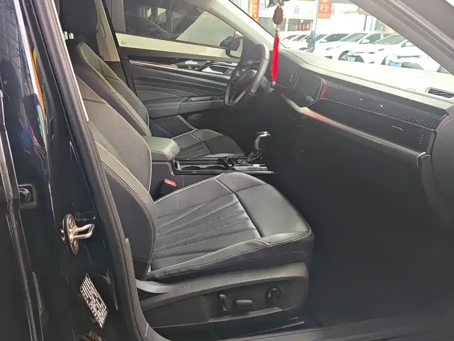 Volkswagen Passat — фото 9