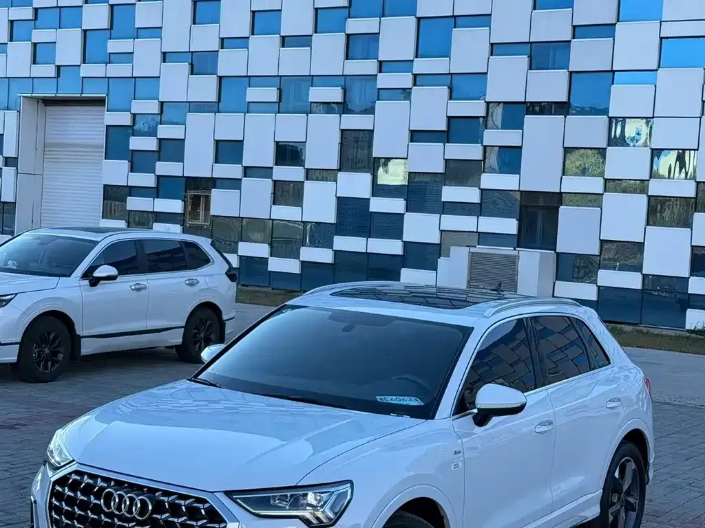 Audi Q3 — фото 8