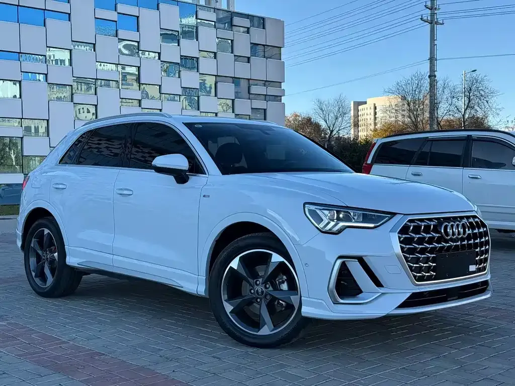Audi Q3 — фото 7
