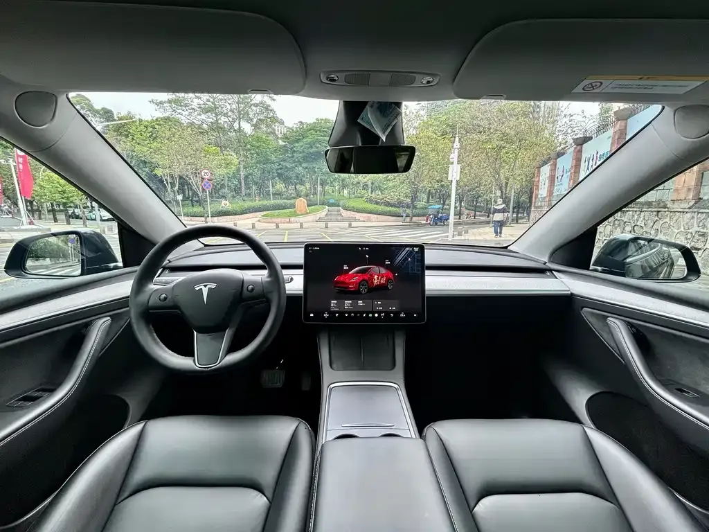 Tesla Model Y — фото 2