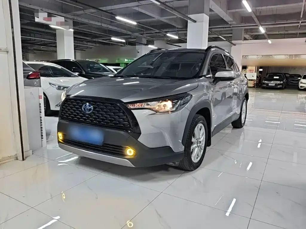 Toyota Corolla Cross — фото 1