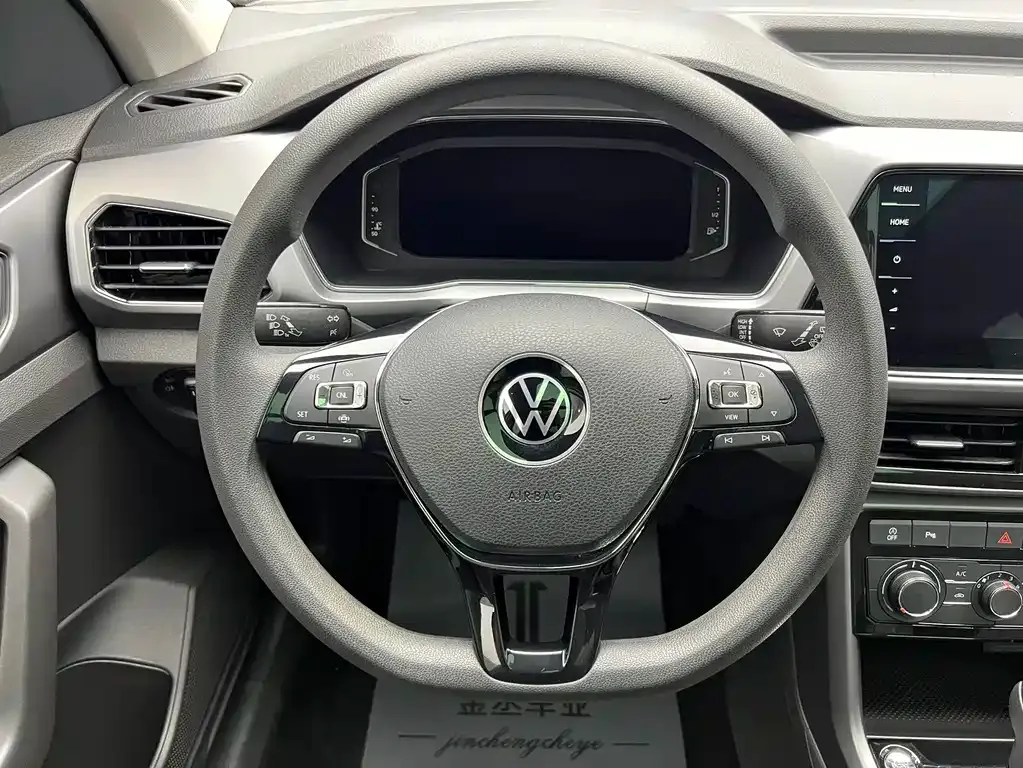 Volkswagen T-Cross — фото 7