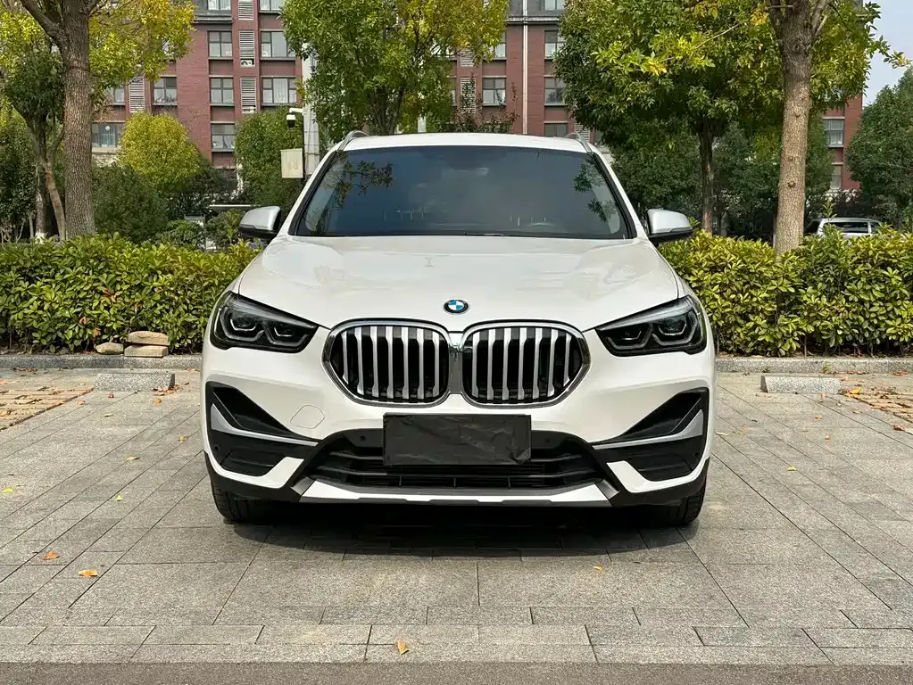 BMW X1 — фото 8