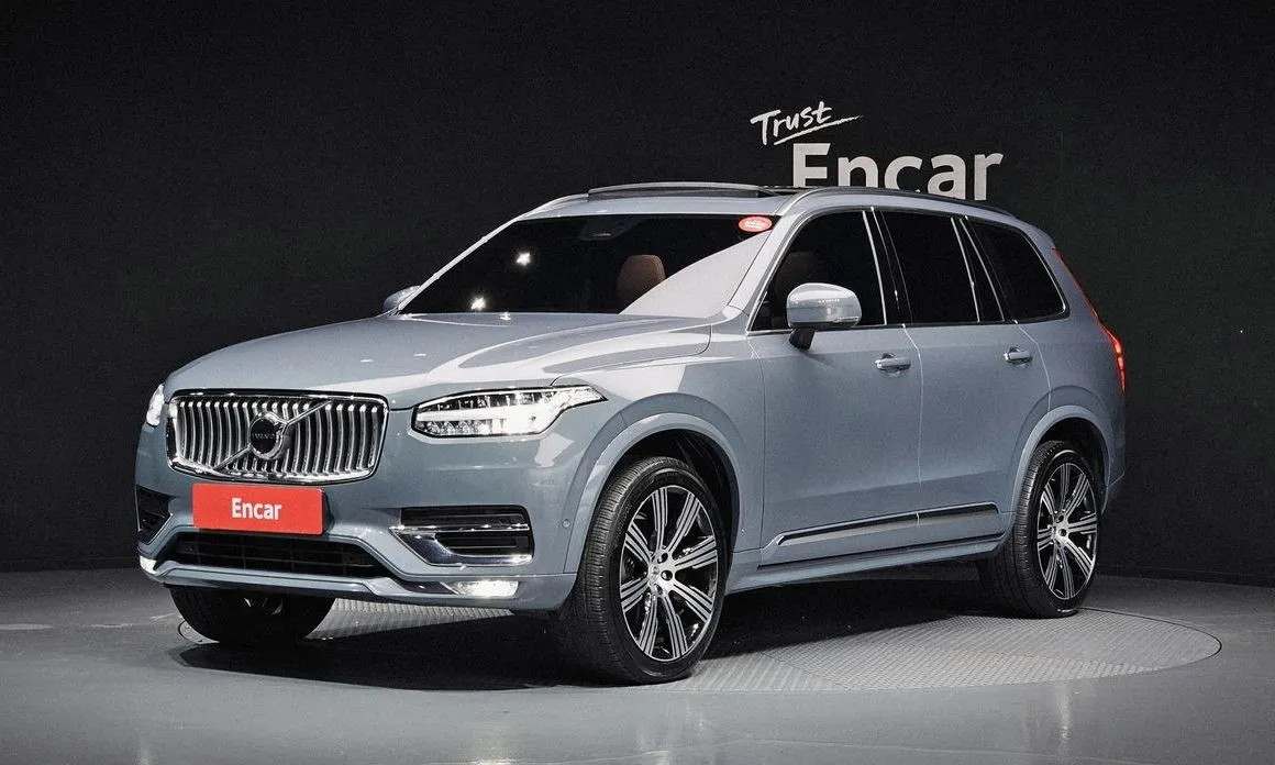 Volvo XC90 — фото 1