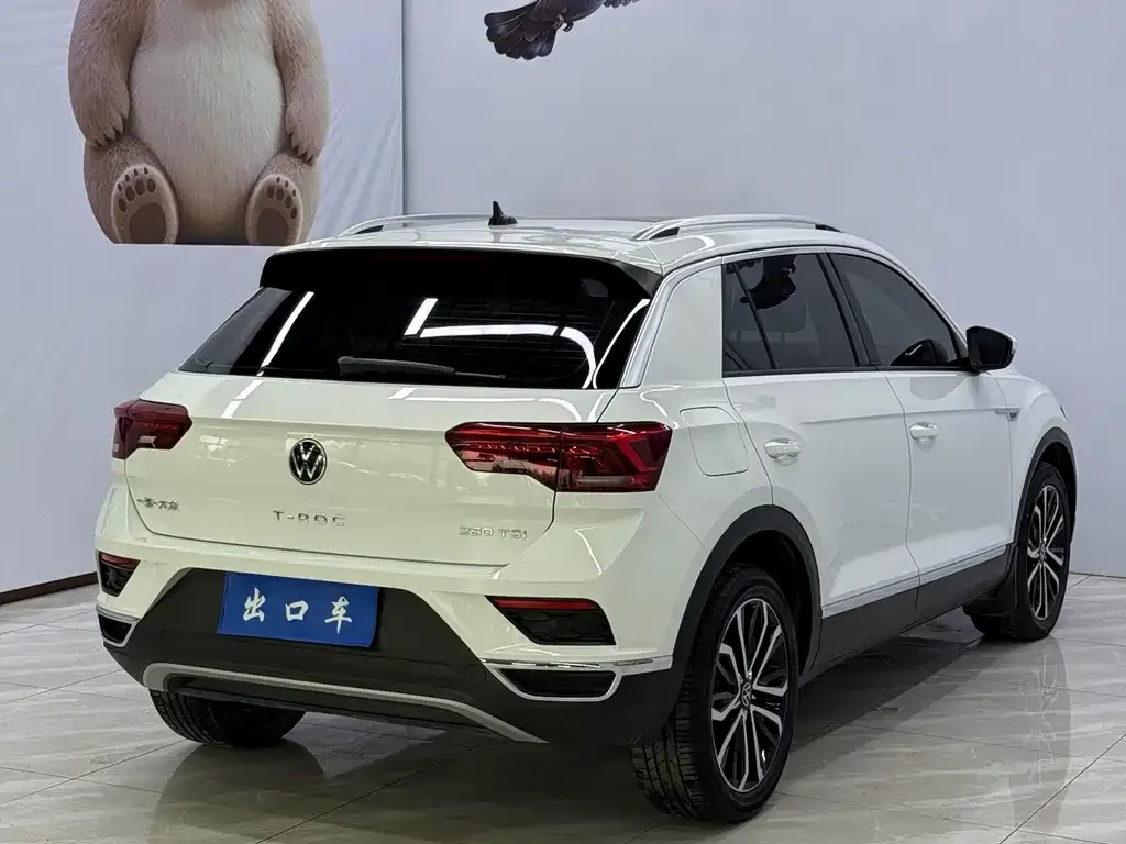 Volkswagen T-Roc — фото 10