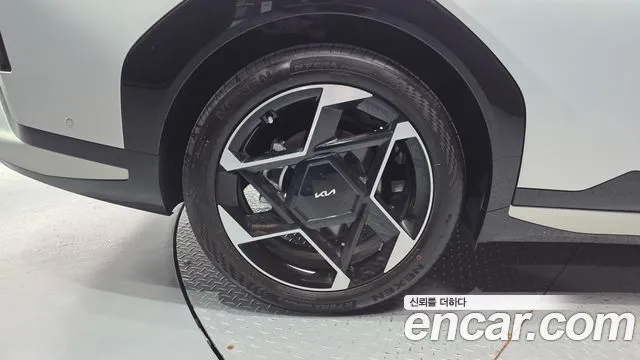 Kia EV4 — фото 9