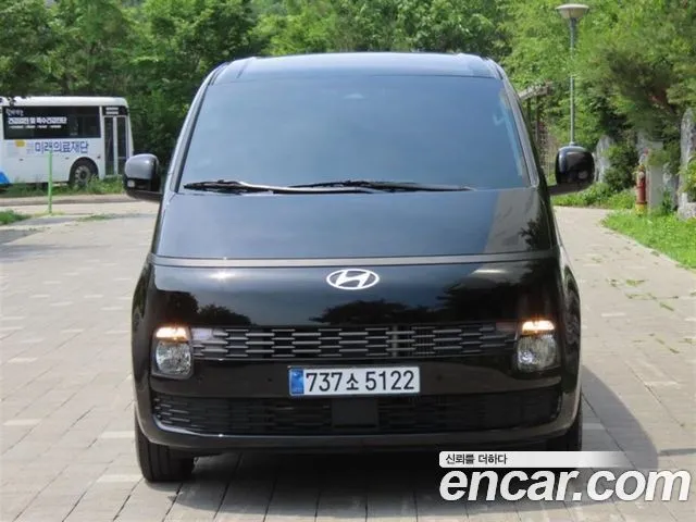 Hyundai Staria — фото 1