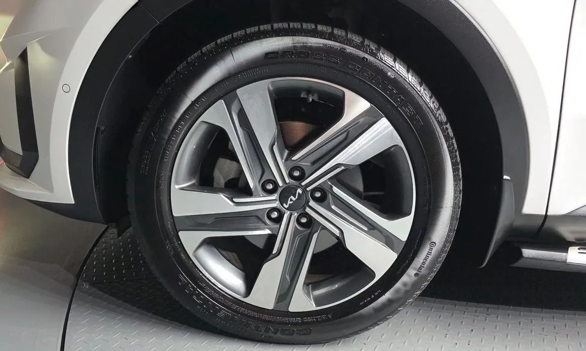 Kia Sorento — фото 7