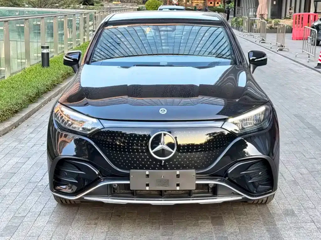 Mercedes-Benz EQE SUV — фото 8