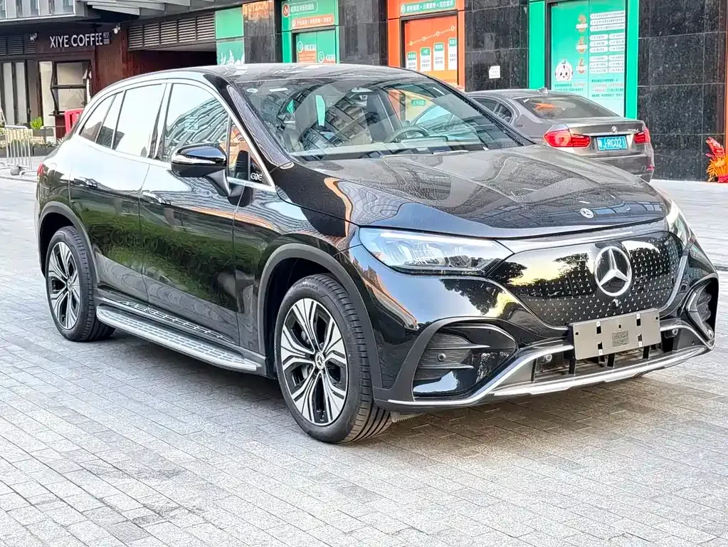 Mercedes-Benz EQE SUV — фото 7