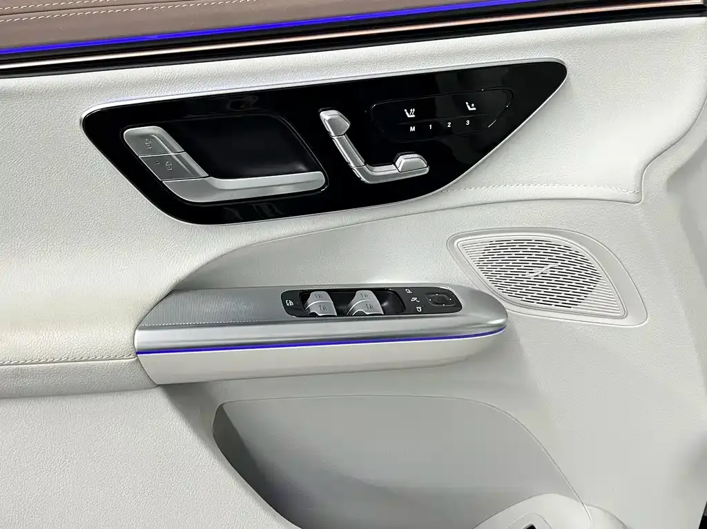Mercedes-Benz EQE SUV — фото 2