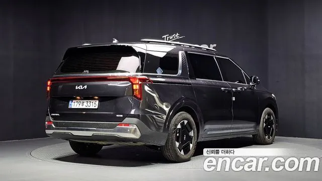 Kia Carnival — фото 10