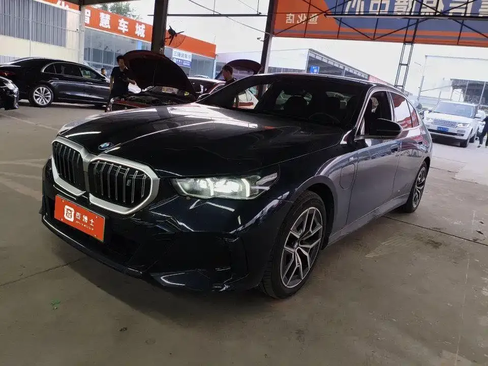 BMW i5 — фото 1