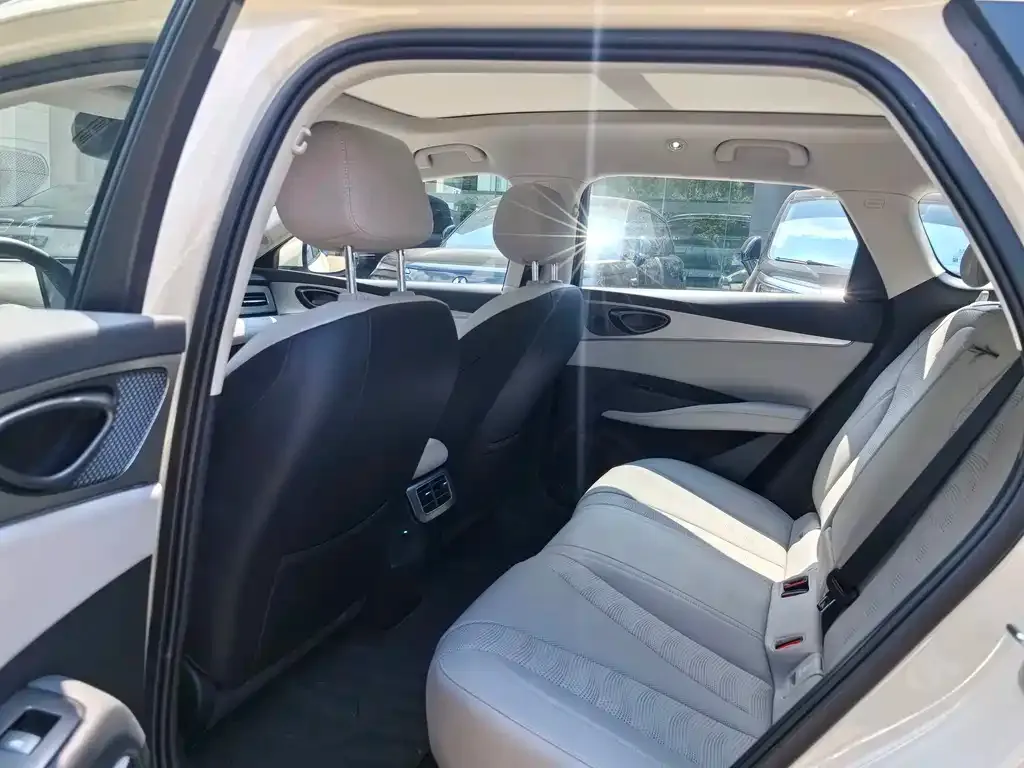 BYD Seal 06 DM-i Touring — фото 3
