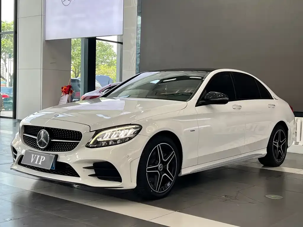 Mercedes-Benz C-Class — фото 1
