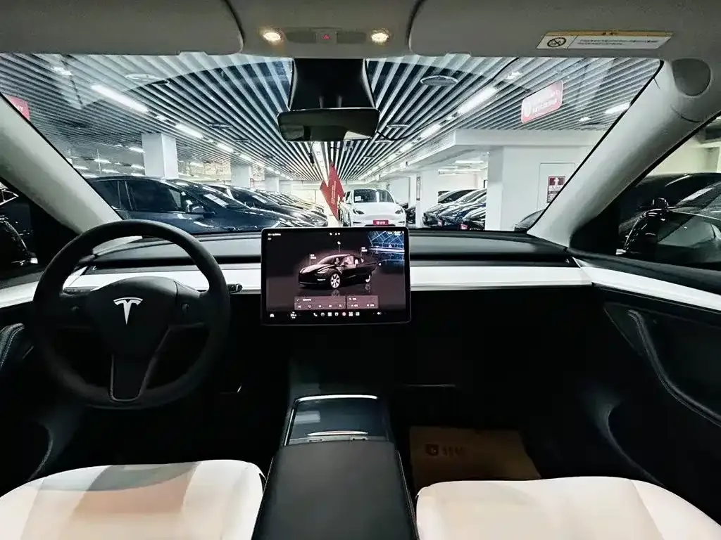 Tesla Model Y — фото 2
