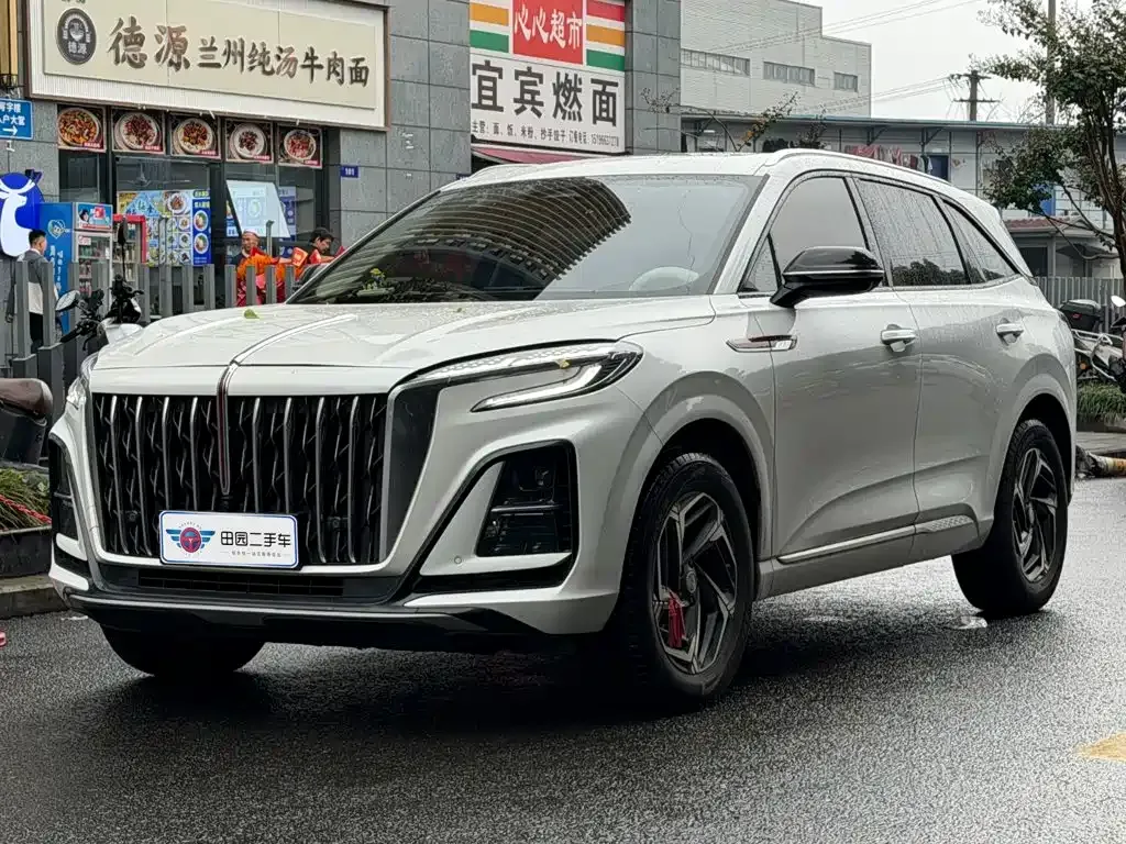 Hongqi HS3 — фото 1
