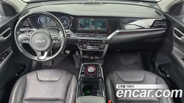 Kia Niro — фото 10